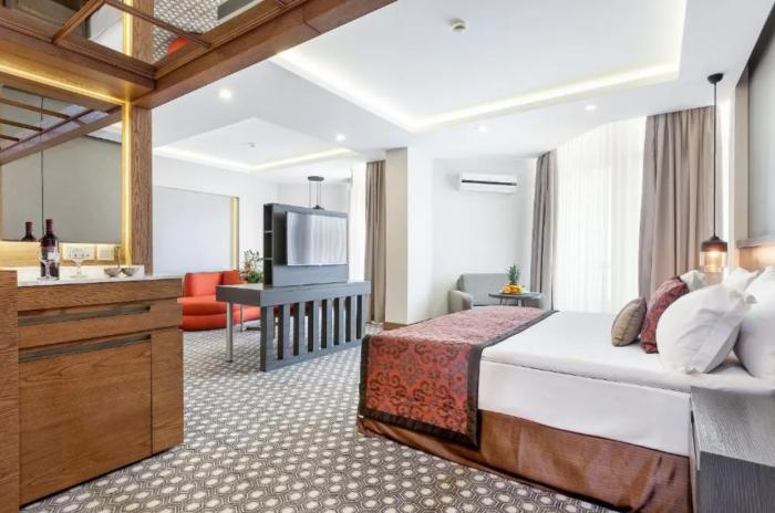 Salamis Bay Conti Resort Hotel & Casino Famagusta  Værelse billede Suite