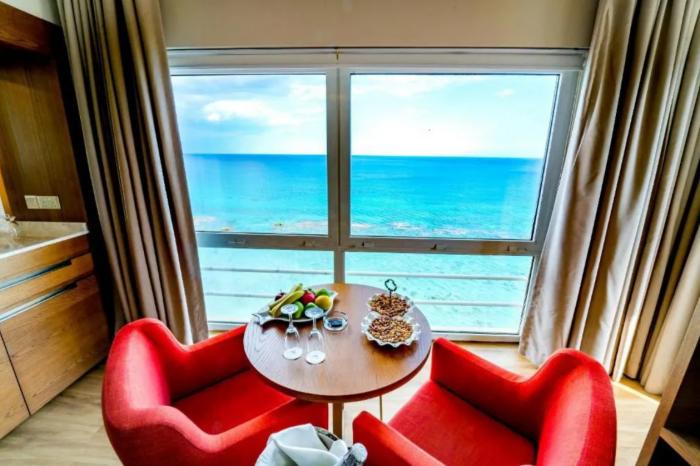 Salamis Bay Conti Resort Hotel & Casino Famagusta  Værelse billede A room at the hotel